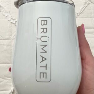 BrüMate Uncorked 14 oz wine tumbler. Sold out - Gloss White. BNWT